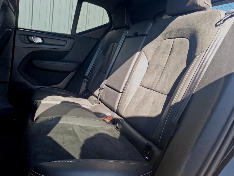 Volvo XC40 1.5 T3 163 R Design YN19MEA Black #6