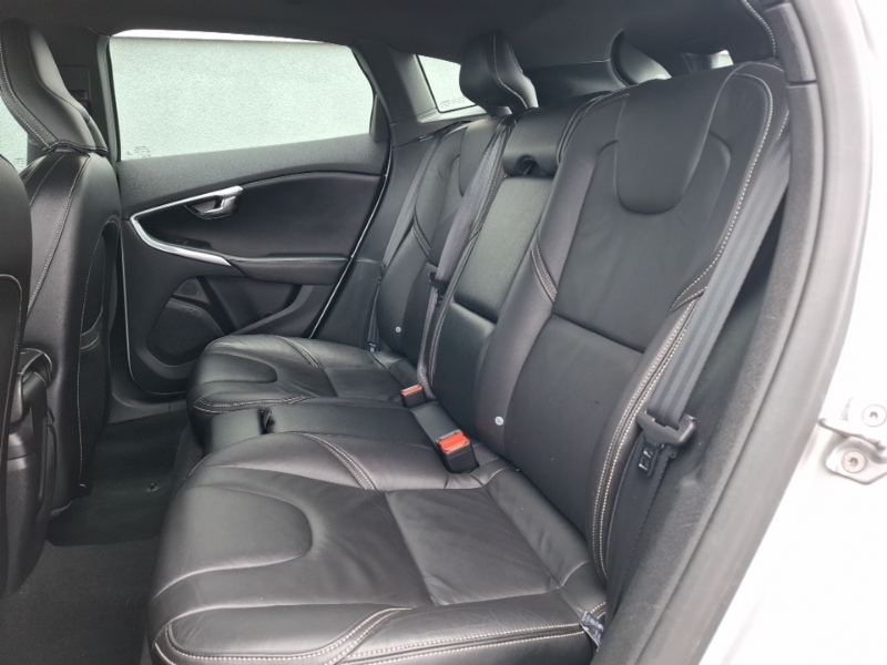 Volvo V40 D4 190 R Design Lux Nav Geartronic Silver #6