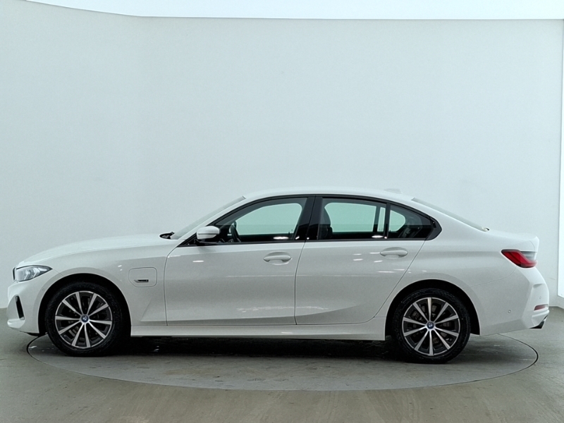 BMW 3 Series 330E Sport Step NG72JZW White #4