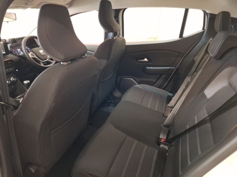Dacia Sandero Stepway 1.0 Tce Prestige DG72BKJ White #6