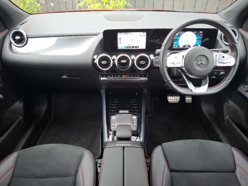 Mercedes-Benz GLA Class Gla 200 Amg Line SV22KKP Red #3