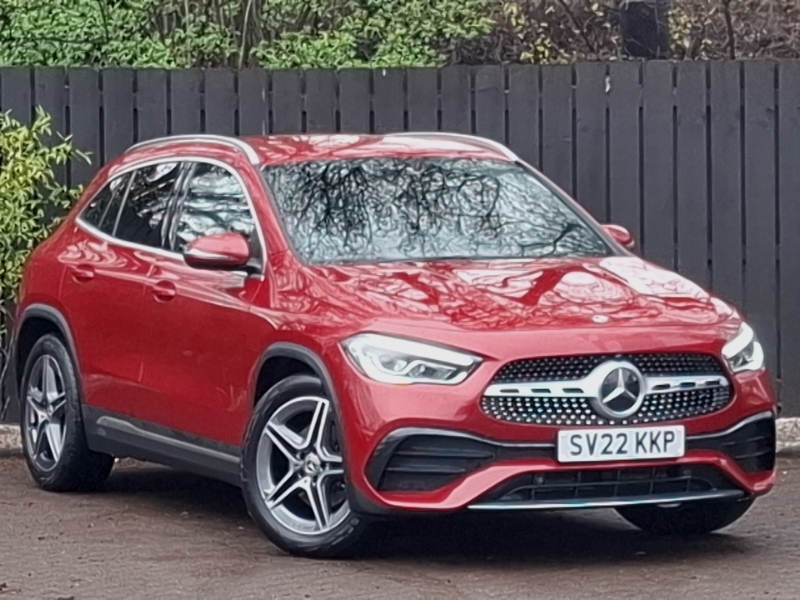 Mercedes-Benz GLA Class Gla 200 Amg Line Red