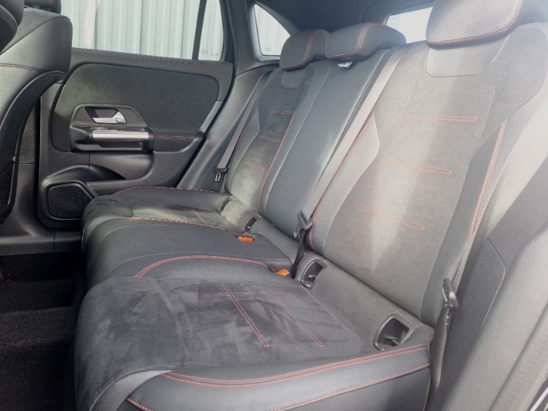 Mercedes-Benz GLA Class Gla 220D 4Matic Amg Line Executive Black #6