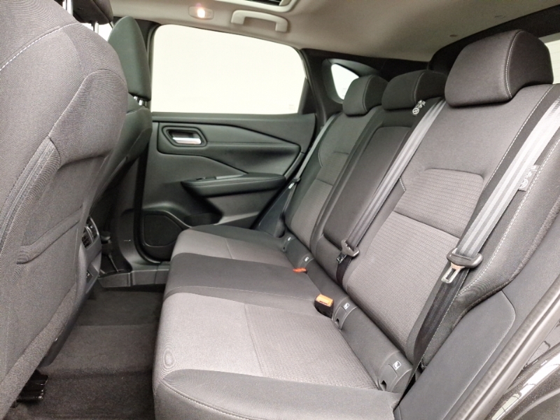 Nissan Qashqai 1.3 Dig-t Mh Premiere Edition MC71NHX Black #6