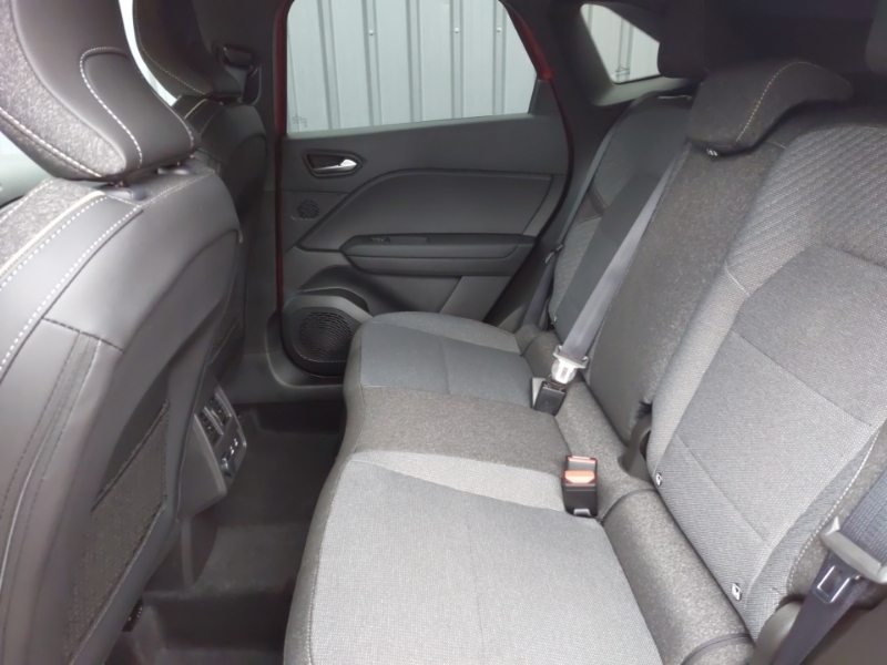 Renault Symbioz 1.3 Tce 140 Techno HK75VYV Red #6