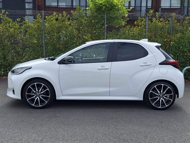 Toyota Yaris 1.5 Hybrid Gr Sport Cvt City Pack HF23YNB White #4