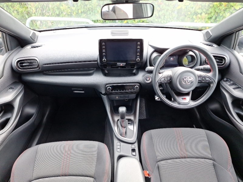 Toyota Yaris 1.5 Hybrid Gr Sport Cvt City Pack HF23YNB White #3