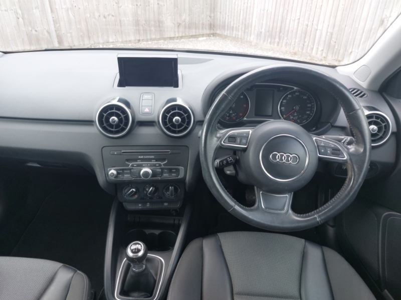 Audi A1 1.6 Tdi Sport Black #3