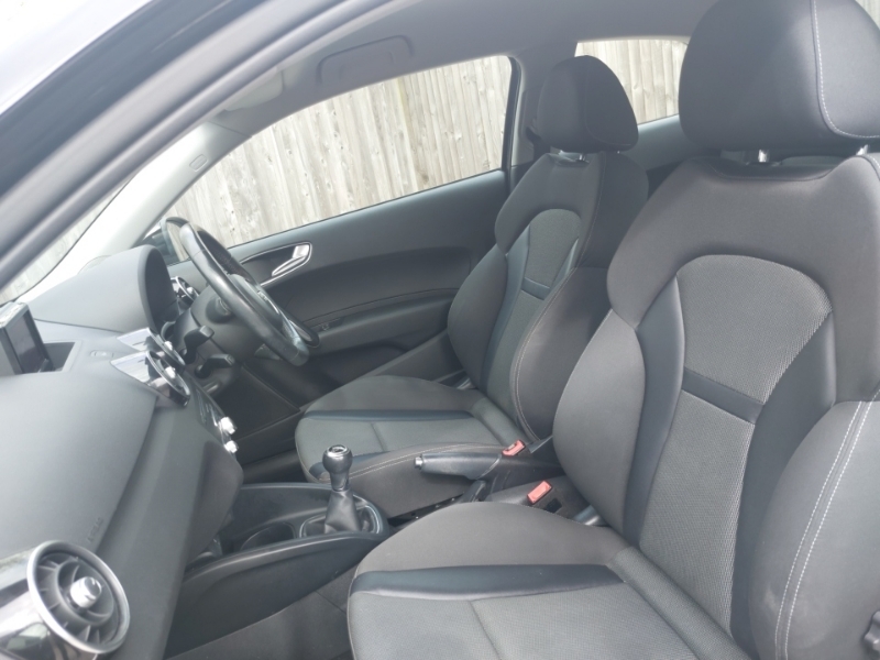 Audi A1 1.6 Tdi Sport Black #5