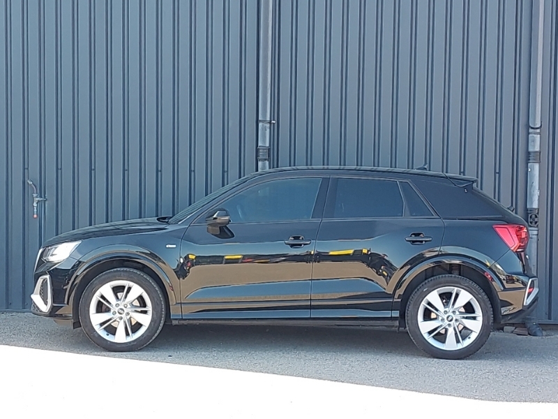 Audi Q2 35 Tfsi S Line S Tronic EY72ZTU Black #4