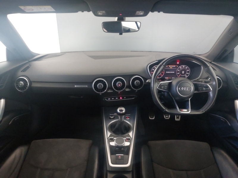 Audi TT 1.8T Fsi Black Edition EK17GUW White #3