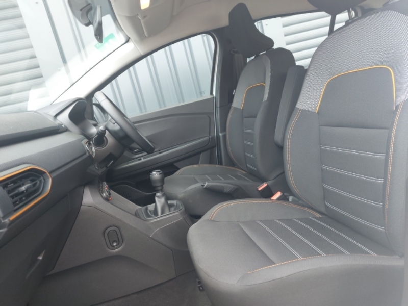 Dacia Sandero Stepway 1.0 Tce Essential SD22YLZ White #5