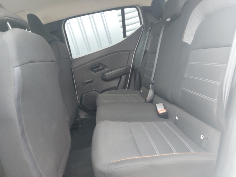 Dacia Sandero Stepway 1.0 Tce Essential SD22YLZ White #6