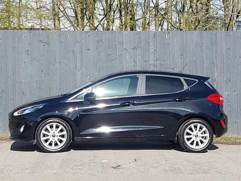 Ford Fiesta 1.0 Ecoboost 125 Titanium SE18WKT Black #4