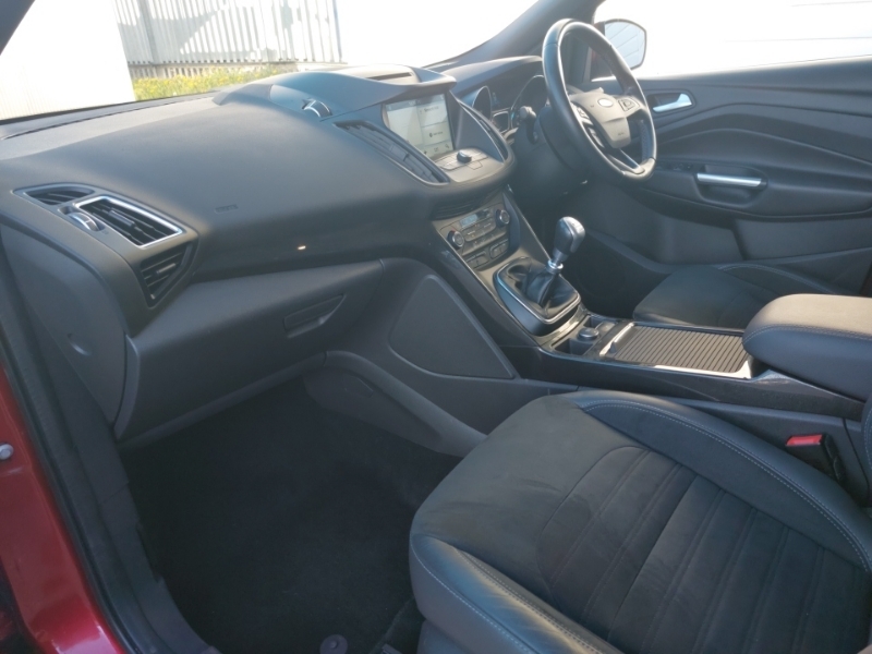 Ford Kuga 2.0 Tdci 180 St-line SA67MVC Red #5