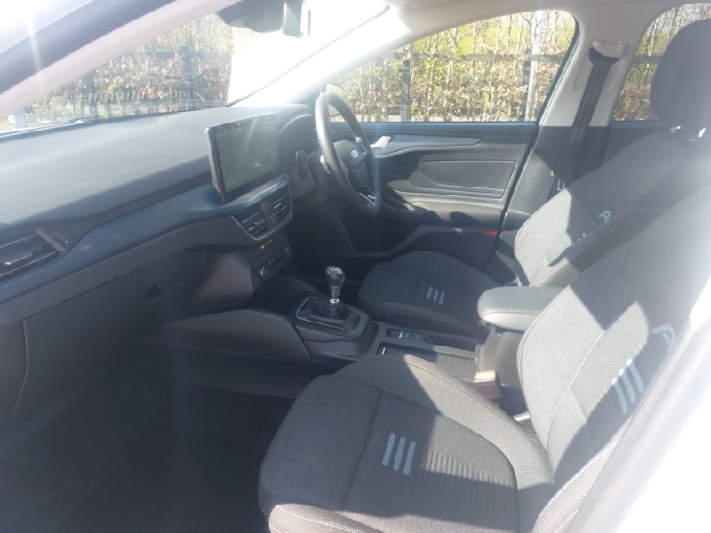 Ford Focus 1.0 Ecoboost Hybrid Mhev 155 Active YGZ7530 White #5