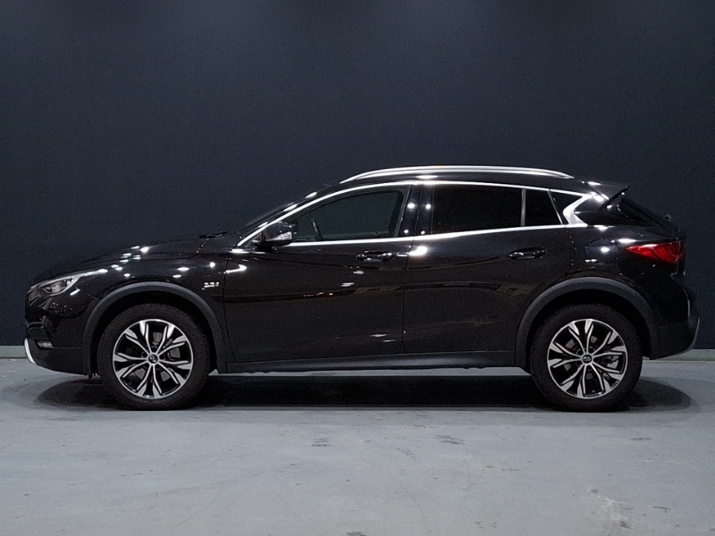 Infiniti QX30 2.2D Luxe Dct Black #4