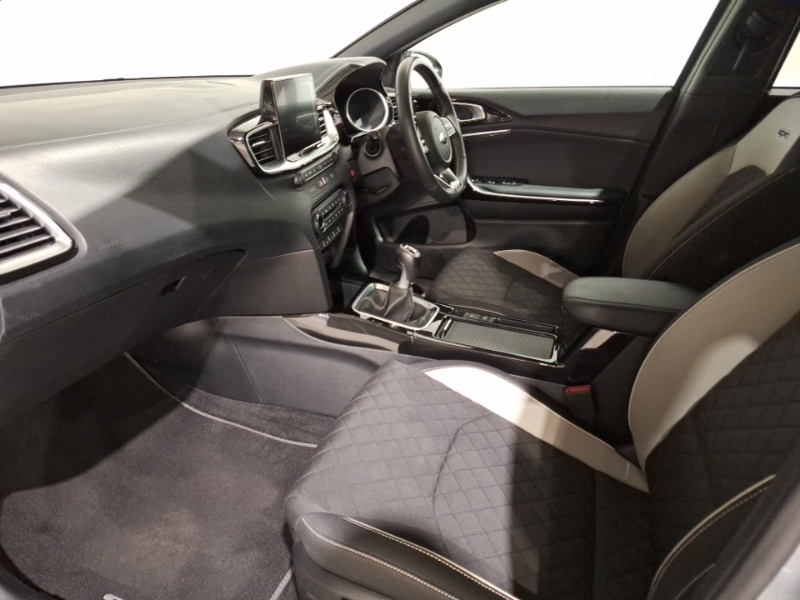 Kia Proceed 1.4T Gdi Isg Gt-line Lunar Edition Silver #5