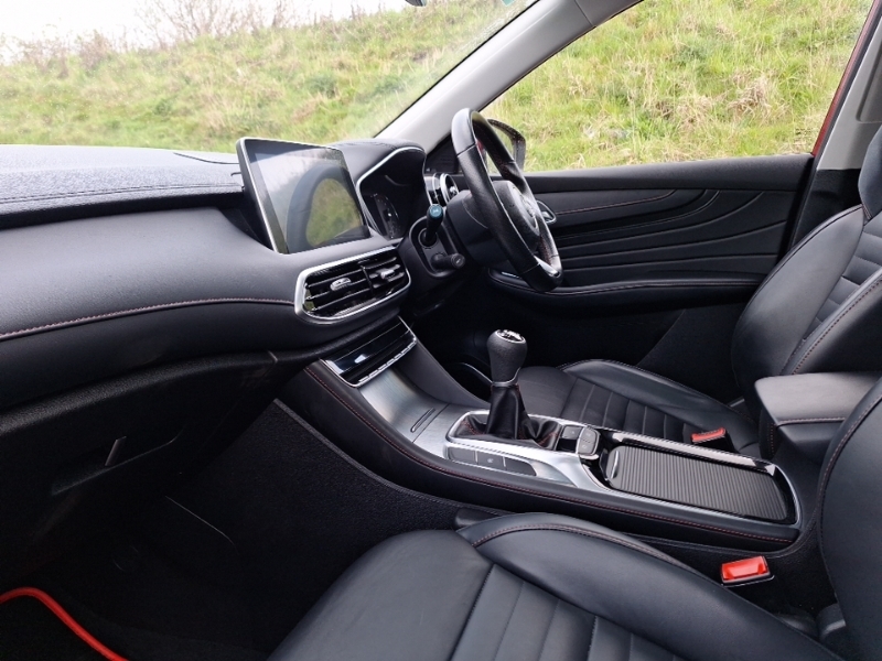 MG HS 1.5 T-gdi Exclusive Red #5