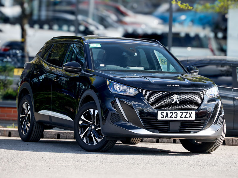 Peugeot 2008 1.2 Puretech 130 Allure Premium Black