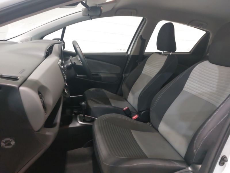 Toyota Yaris 1.5 Hybrid Icon Cvt WP70FMG White #5