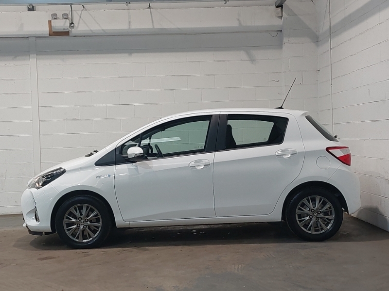 Toyota Yaris 1.5 Hybrid Icon Cvt WP70FMG White #4