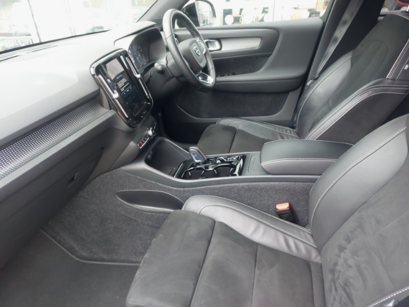 Volvo XC40 1.5 T3 163 R Design Geartronic YS71KLV Black #5