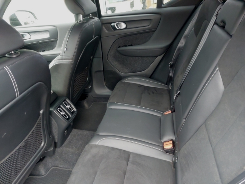 Volvo XC40 1.5 T3 163 R Design Geartronic YS71KLV Black #6
