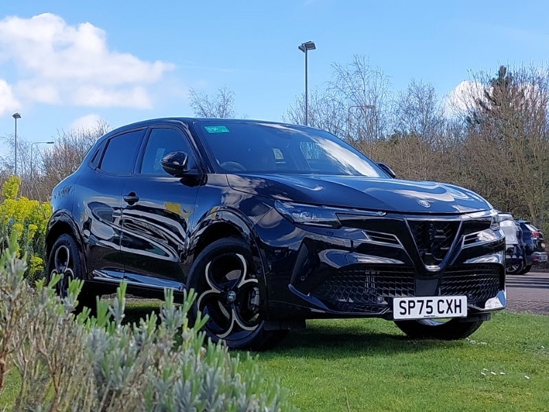 Alfa Romeo Junior 1.2 Turbo Ibrida Intensa Black