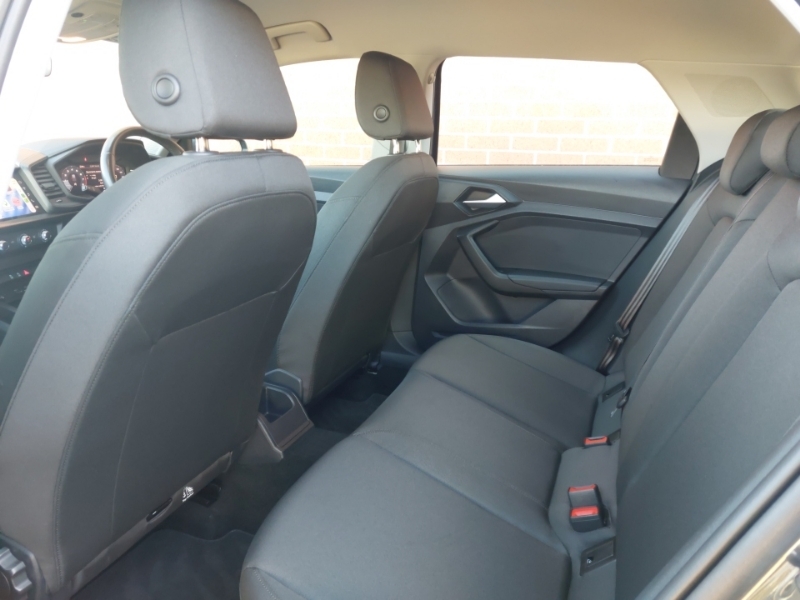 Audi A1 30 Tfsi 110 Technik SG23XHN Grey #6