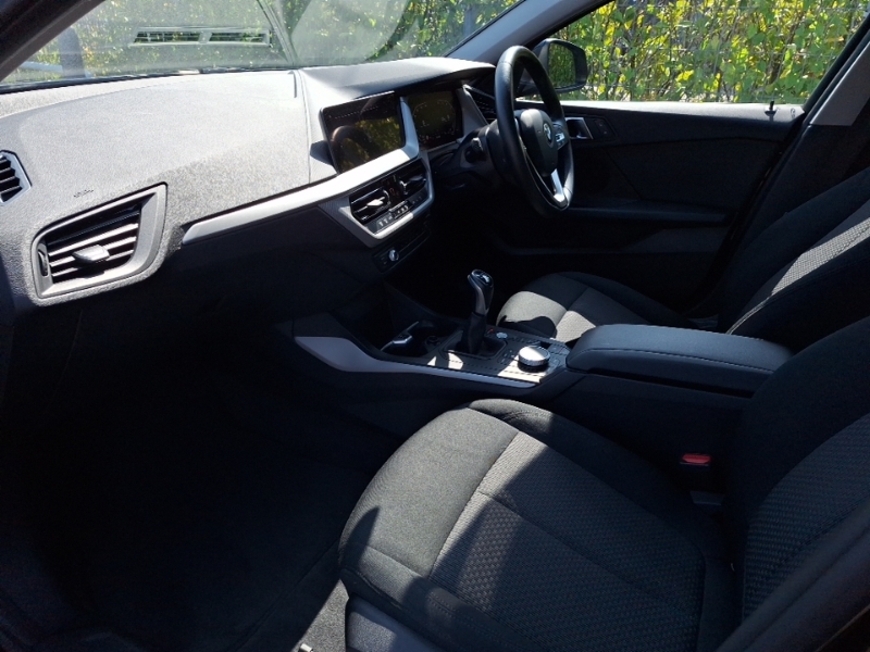 BMW 1 Series 118D Se Live Cockpit Professional Black #5