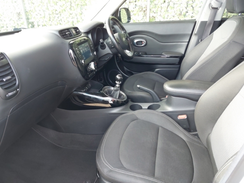 Kia Soul 1.6 Crdi 2 White #5