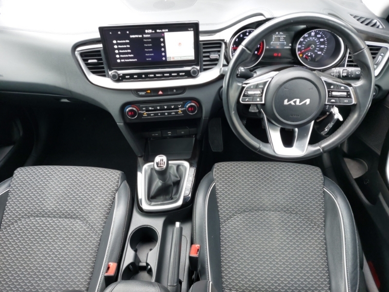 Kia Ceed 1.5T Gdi Isg 3 RO72PMU Black #3