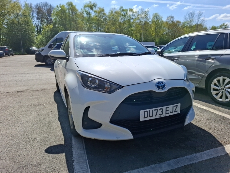 Toyota Yaris 1.5 Hybrid Icon Cvt White