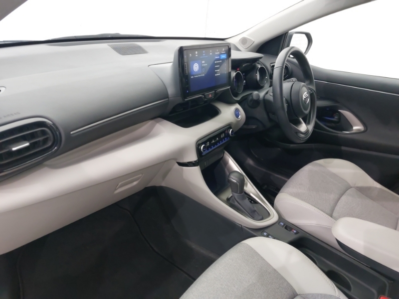 Toyota Yaris 1.5 Hybrid Excel Cvt FV73UBN Black #5