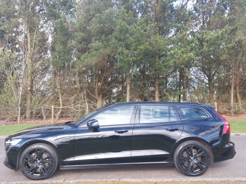 Volvo V60 2.0 T6 350 Recharge Phev Plus Dark Awd YN23RLX Black #4