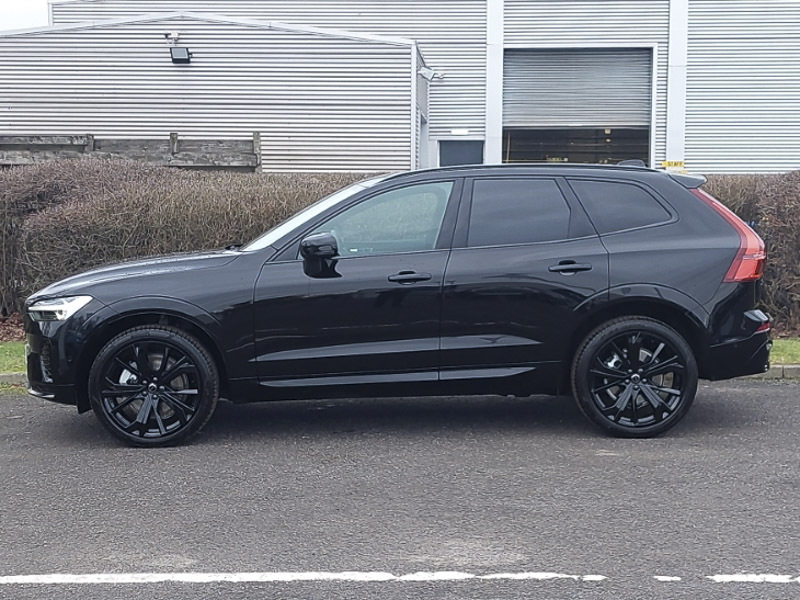 Volvo XC60 2.0 B5p Plus Black Edition Awd Geartronic SL75HFO Black #4