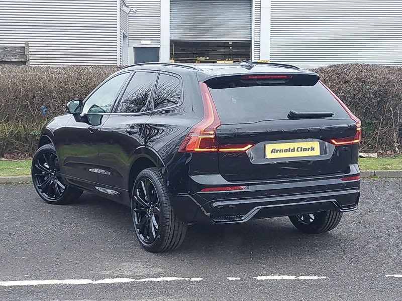 Volvo XC60 2.0 B5p Plus Black Edition Awd Geartronic SL75HFO Black #2