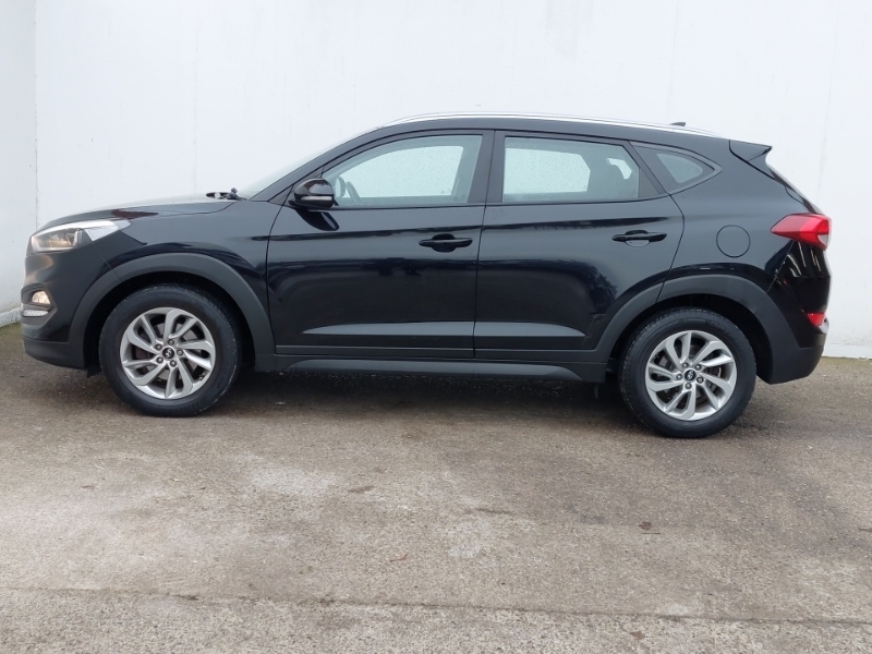Hyundai Tucson 1.7 Crdi Blue Drive Se 2Wd Dct Black #4