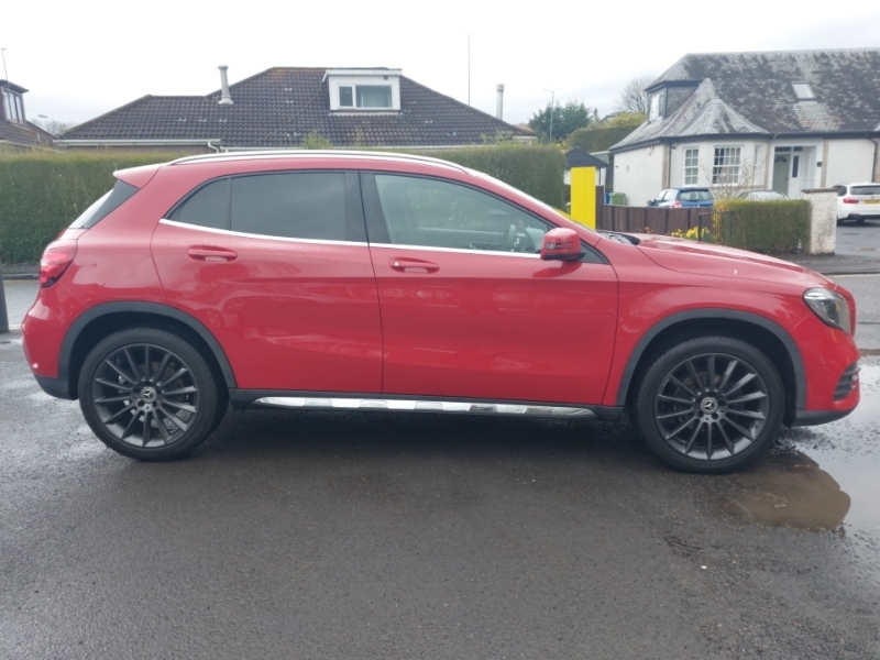 Mercedes-Benz GLA Class Gla 180 Amg Line Edition Red #4