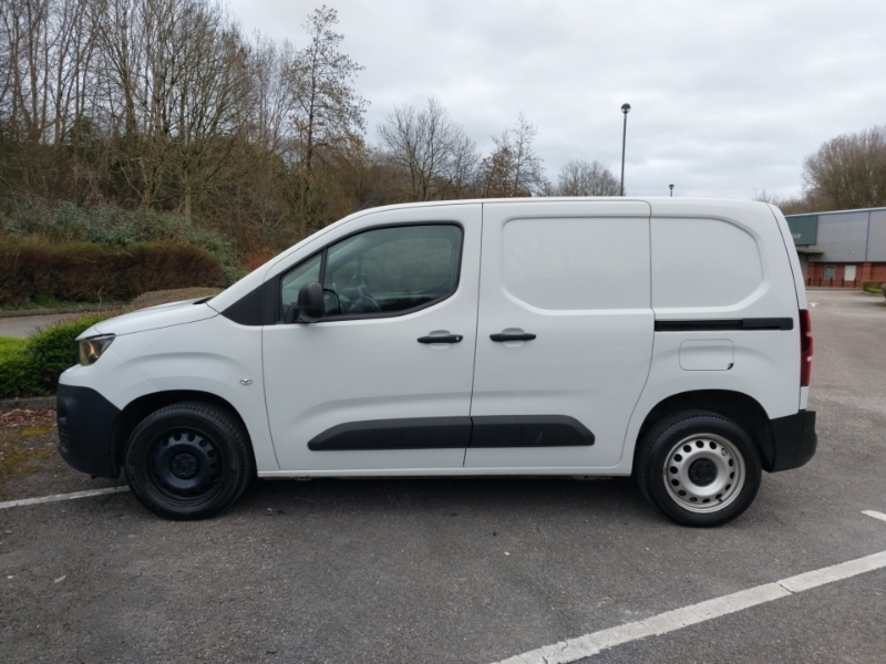 Peugeot Partner 1000 1.5 Bluehdi 100 Professional Premium Van YP23UYM White #4