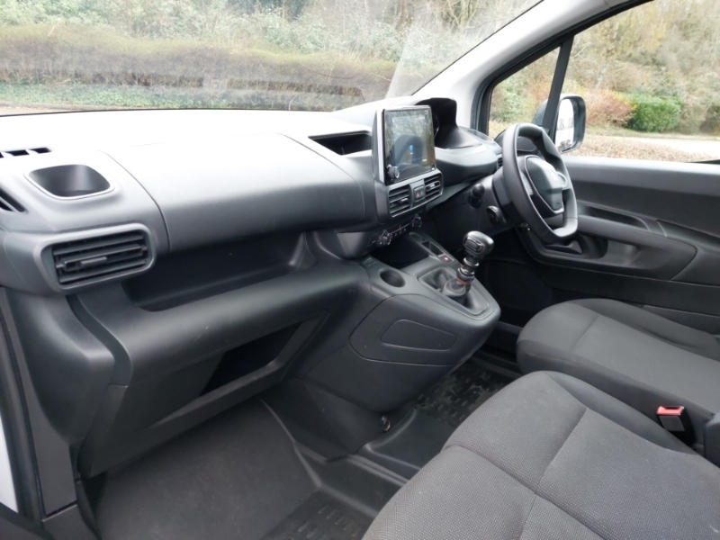 Peugeot Partner 1000 1.5 Bluehdi 100 Professional Premium Van YP23UYM White #5