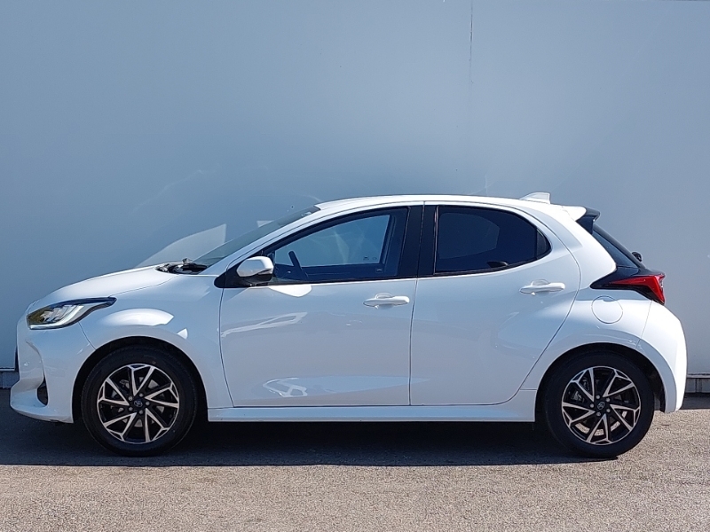 Toyota Yaris 1.5 Hybrid Design Cvt Nav YM23KVK White #4