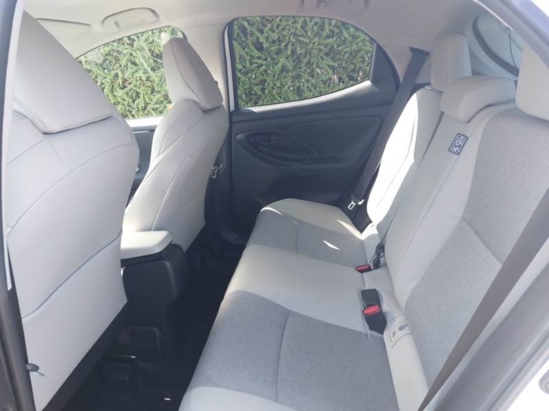 Toyota Yaris 1.5 Hybrid Excel Cvt NJ23SRZ White #6