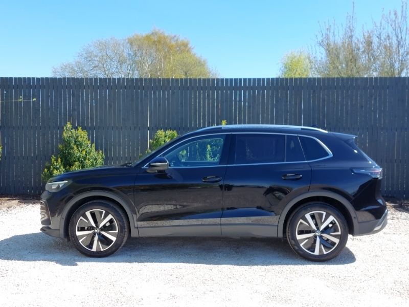 Volkswagen Tiguan 1.5 Etsi 150 Elegance Launch Edition Dsg DS24OCJ Black #4