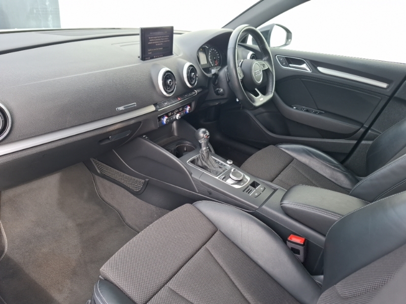 Audi A3 1.5 Tfsi Black Edition S Tronic SW18HSY White #5