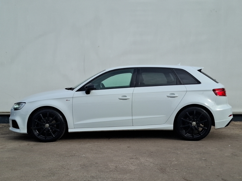 Audi A3 1.5 Tfsi Black Edition S Tronic SW18HSY White #4