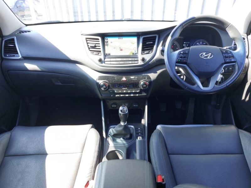 Hyundai Tucson 2.0 Crdi Premium YR17CPU White #3