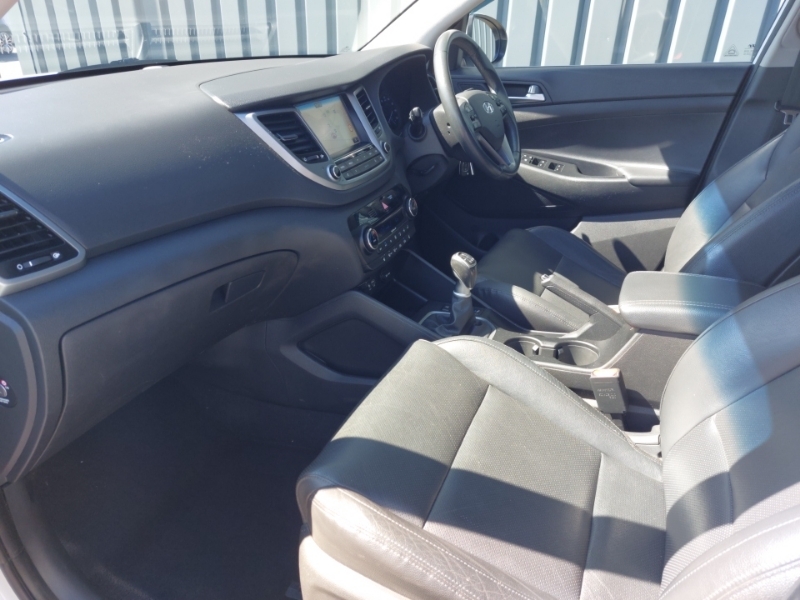 Hyundai Tucson 2.0 Crdi Premium YR17CPU White #5