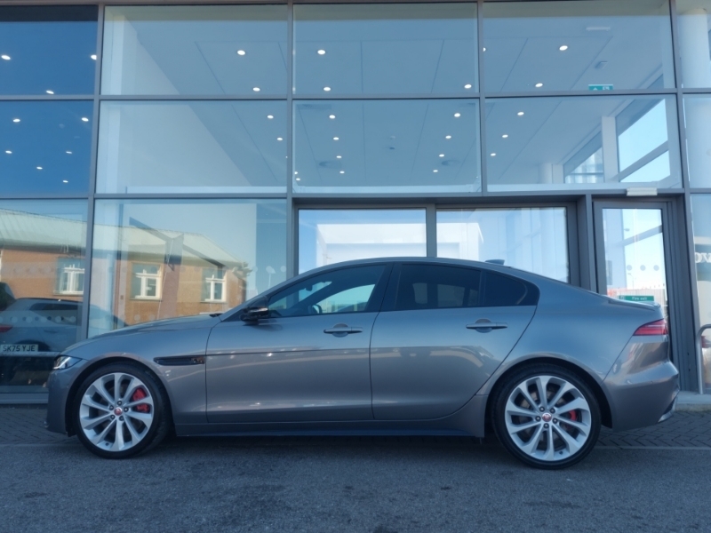 Jaguar XE 2.0 P250 R-dynamic Black MR07TAW Grey #4